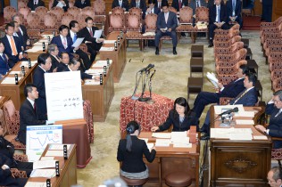 野田議員が問いただす