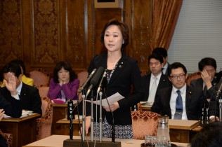 西村まさみ議員