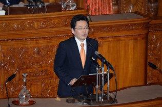 礒﨑哲史議員