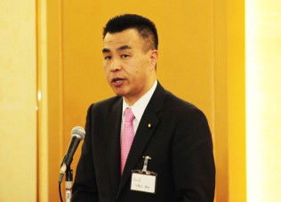 県連代表に選出された小見山幸治参院議員