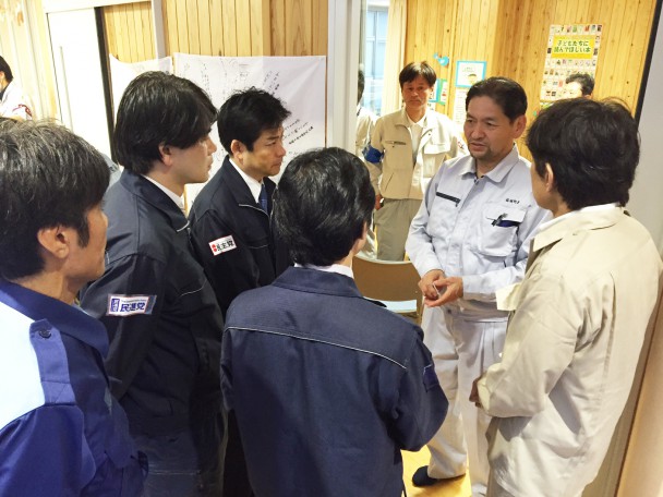 西村博則益城町長から話を聞く