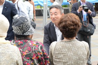 集会参加者に支援を求める福島候補予定者