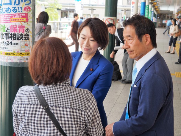 有権者の方からの訴えに耳を傾ける