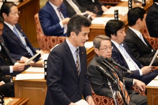 緒方林太郎議員