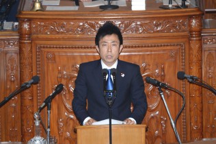 井出庸生議員