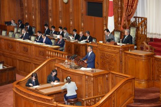 真山議員が閣僚にただす