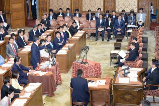 関係閣僚をただす緒方議員